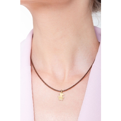 Pendentif en forme de silhouette de fillette en or jaune 18k