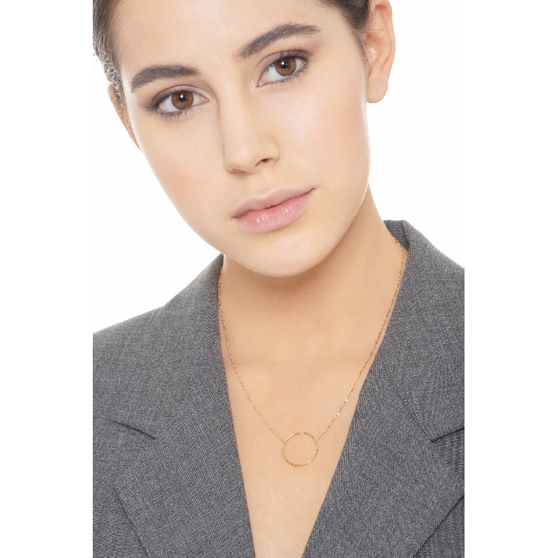 Collier en or jaune 18k avec pendentif en cercle