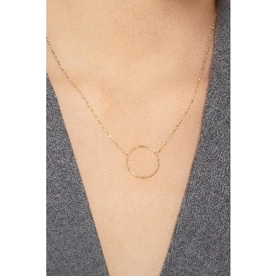 Collier en or jaune 18k avec pendentif en cercle
