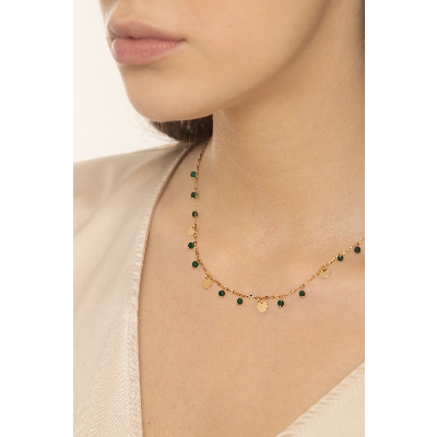 Collier en or jaune 18k avec pendentif vertes
