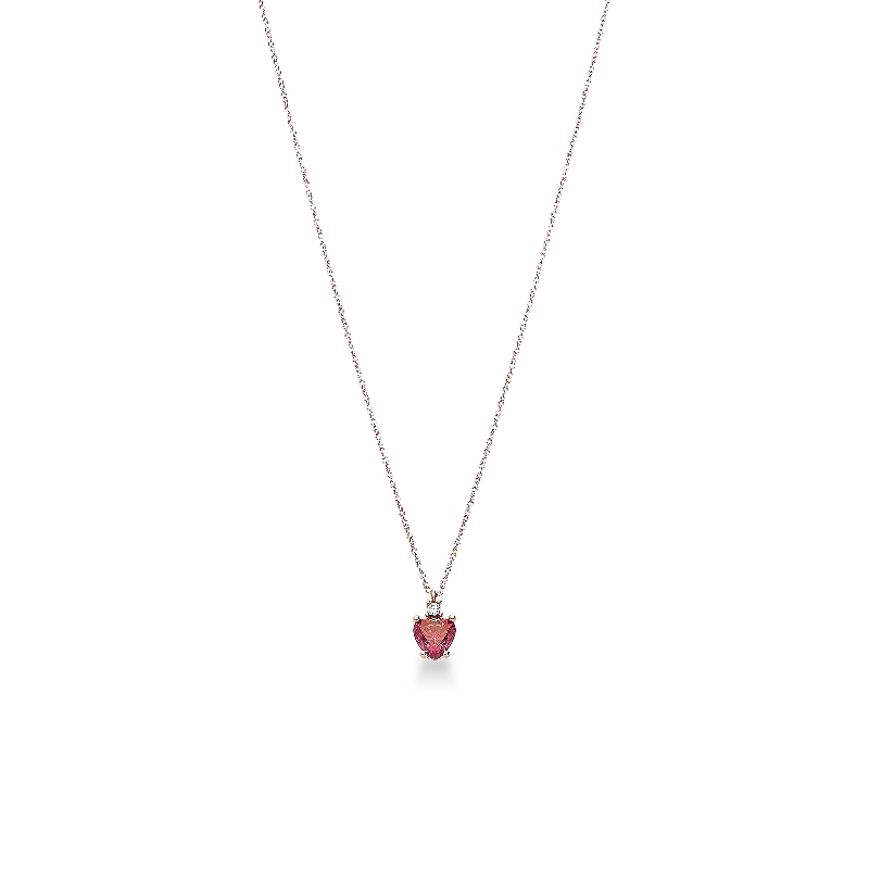 Collier en or rose avec pendentif cœur et zircones