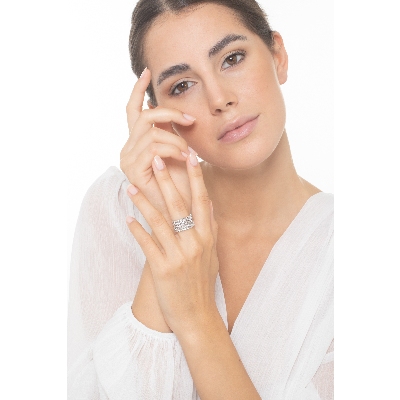 Bague bande en or blanc 18 carats avec 5 rangées de 13 diamants