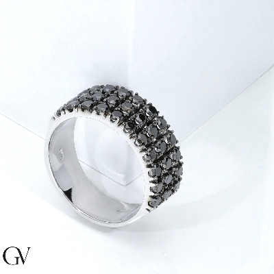Bague bandeau en or blanc 18 carats avec 3 rangées de diamants noirs et pointes brunies