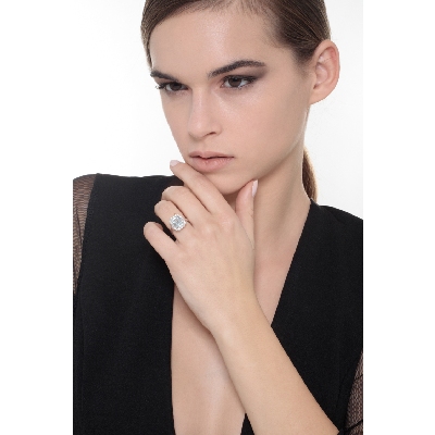 Bague halo diamants  en or blanc 18k avec aigue-marine 9x7 mm