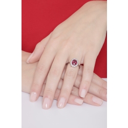 Bague Lady Di en or blanc 18k avec rubis ovale 9x7 et diamants 2