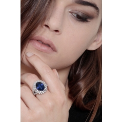 Bague entourage classique en or blanc 18k avec saphir bleu et diamants 2
