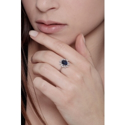 Bague halo en or blanc 18k saphir bleu et diamants 2
