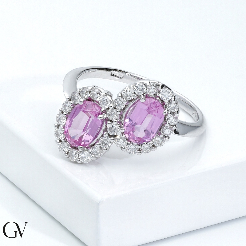 Bague en or blanc 18k avec saphirs roses et diamants