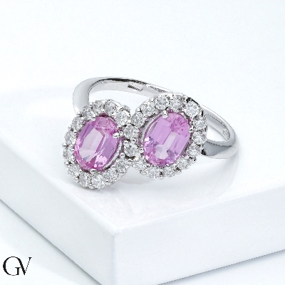 Bague en or blanc 18k avec saphirs roses et diamants