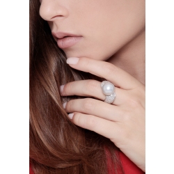 Bague en or blanc 18 ct avec perle et pavage de diamants 2