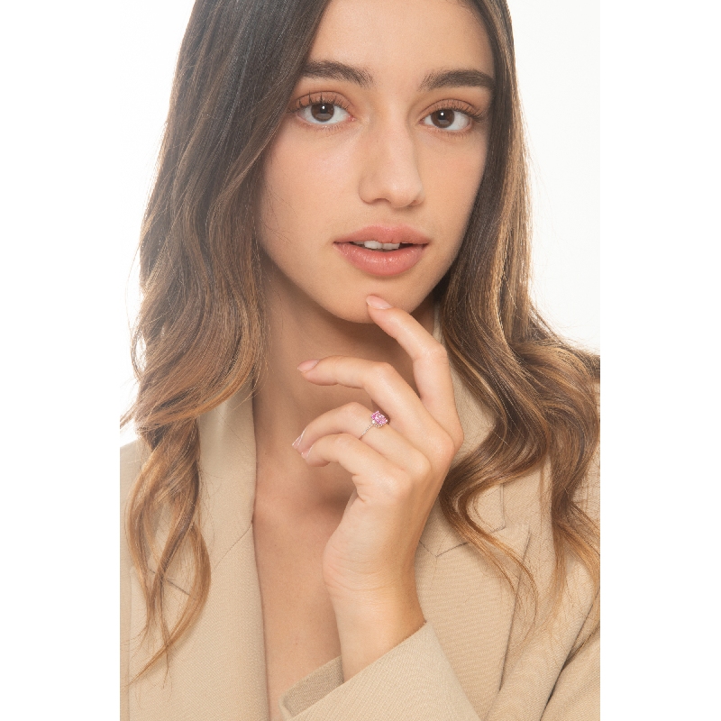 Bague en or blanc 18K avec saphir rose et diamants