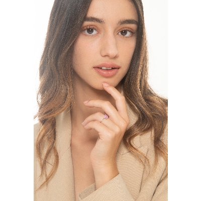 Bague en or blanc 18K avec saphir rose et diamants