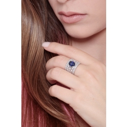Bague bandeau en or blanc 18k avec saphir bleu et diamants 2