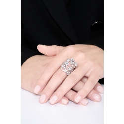 Bague Bandeau en or blanc 18k avec diamants sertis en forme de fleur 2