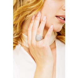 Bague en or blanc 18 carats sertie d'un pavé de diamants  2