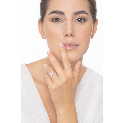 Bague femme en or blanc 18k avec aigue-marine et diamants