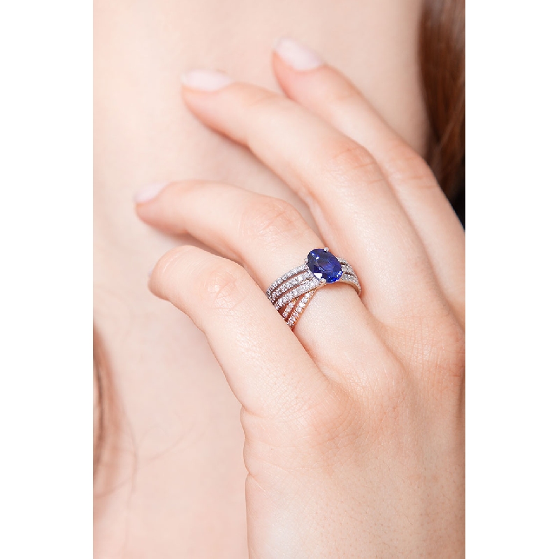 Bague jonc en or blanc et rose avec saphir bleu et diamants