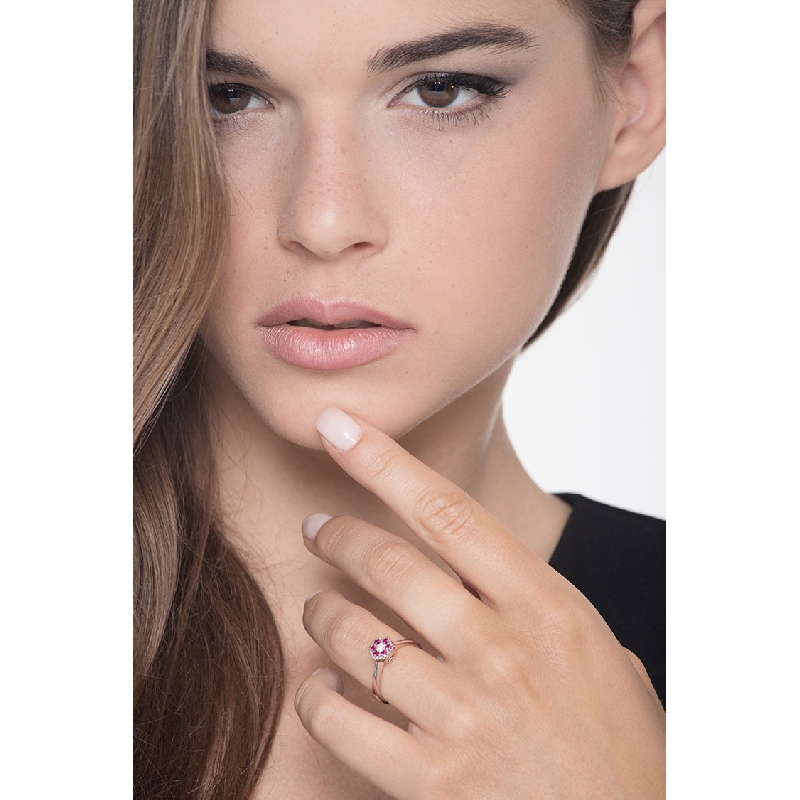 Bague femme en or blanc 18k en forme de fleur