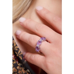 Bague en or blanc 18 carats avec des diamants et des améthystes 2
