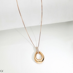 Collier en Or Rose 18k avec Pendentif Goutte et Diamants 2