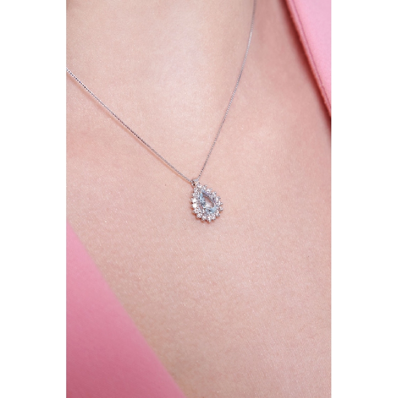 Collier en or blanc 18K avec aigue-marine taille goutte 7x5 mm