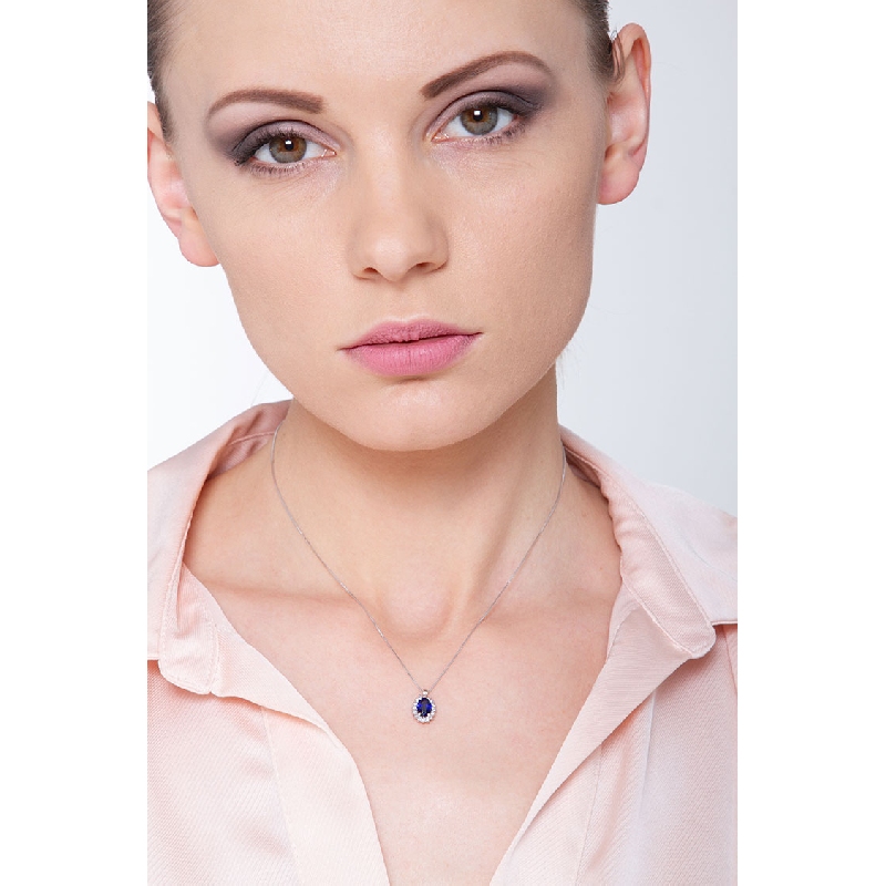 Collier pendentif saphir entourage diamants