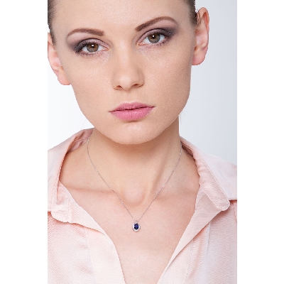 Collier pendentif saphir entourage diamants