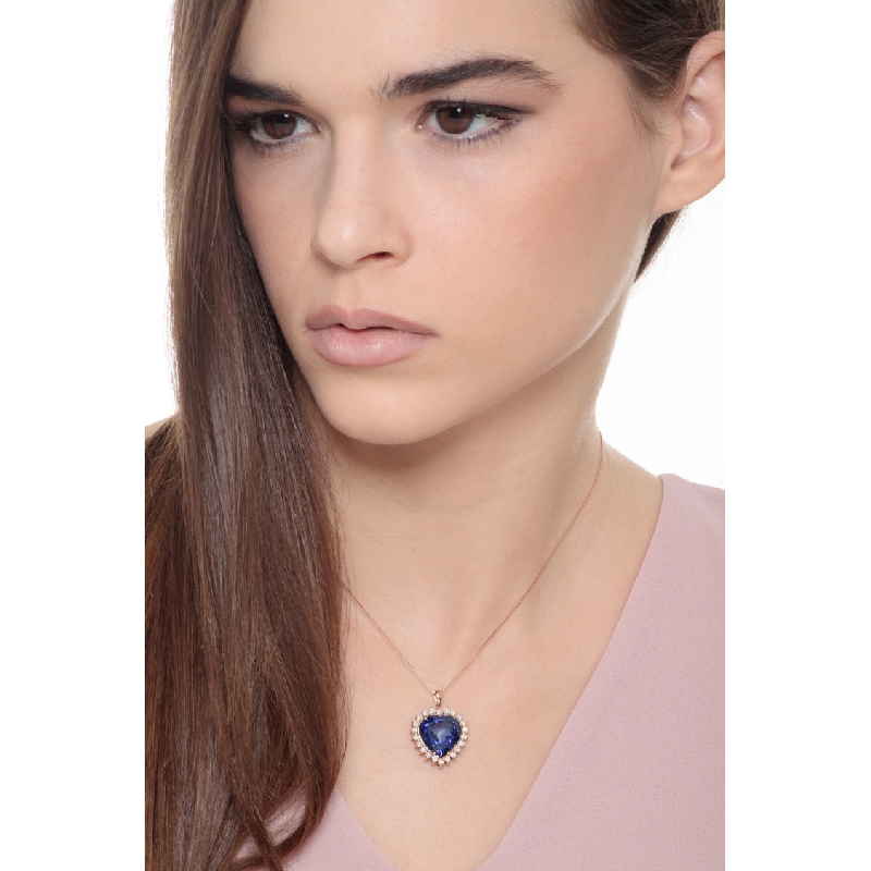 Collier en or rose 18 carats avec saphir à cœur et halo de diamants