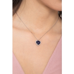 Collier en or blanc 18k avec cœur en diamants et saphir bleu 2