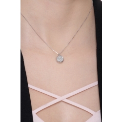 Collier en or blanc 18k avec pendentif rond pavé de diamants 2