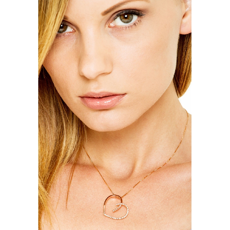 Collier coeur avec pendentif en or rose 18k et diamants