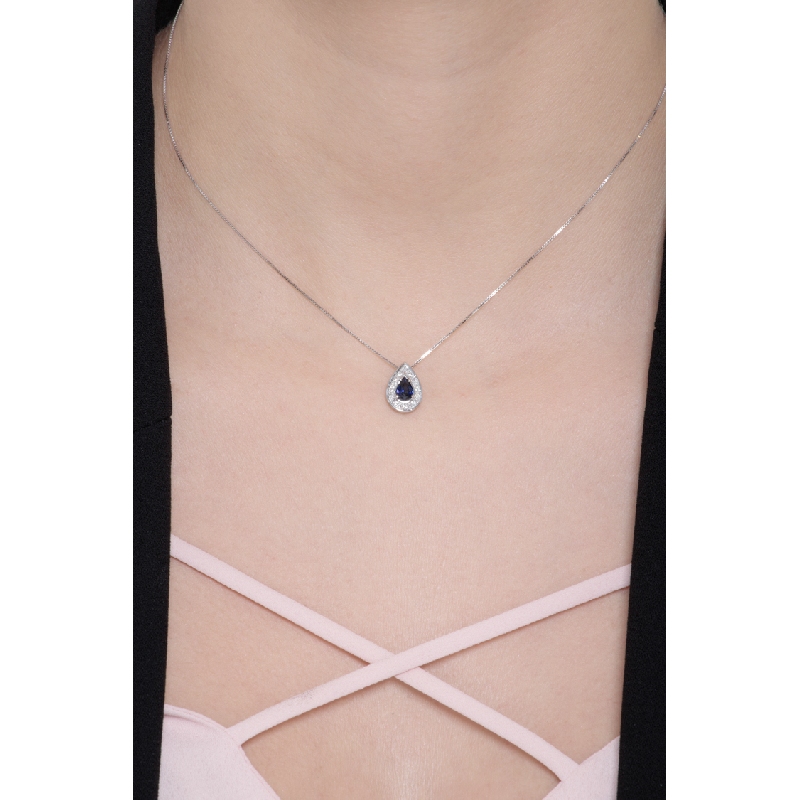 Collier en or blanc 750 avec diamants et saphir bleu