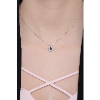 Collier en or blanc 750 avec diamants et saphir bleu