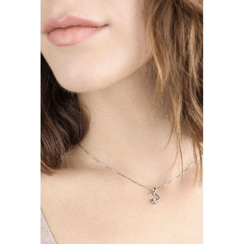 Collier solitaire en forme cœur or blanc 18k 
