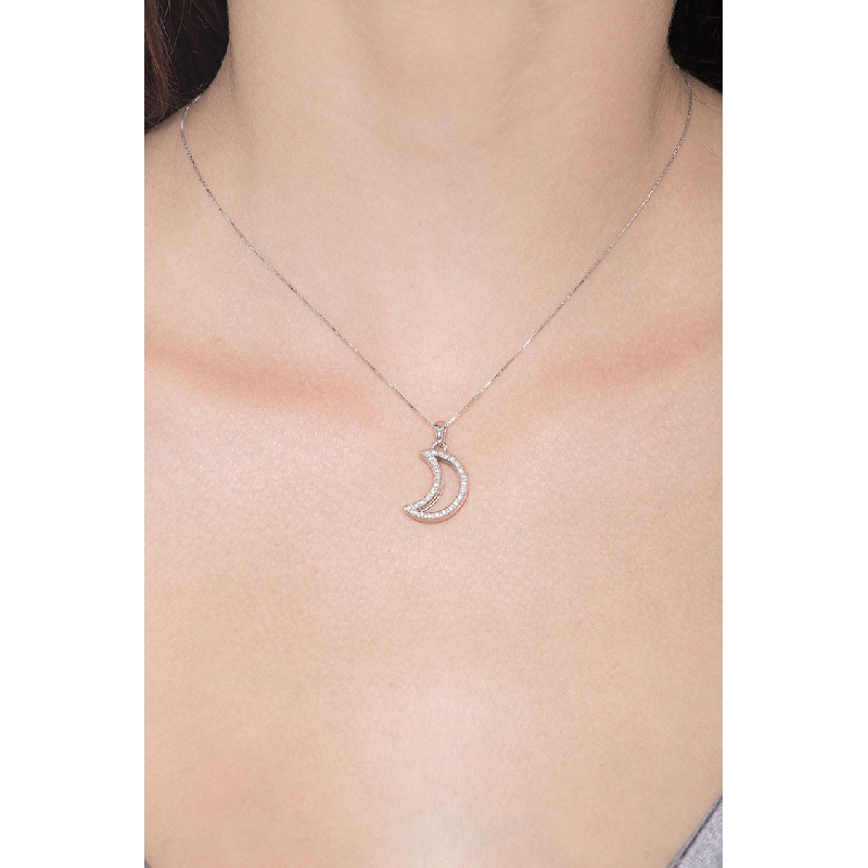 Collier pendentif en or 750 avec lune et diamants 