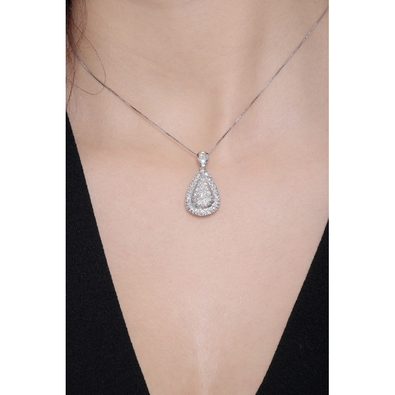 Collier en or blanc 18k serti de diamants ct. 1,28