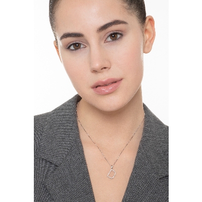 Collier personnalisé avec lettre  D en or blanc 750 et diamants