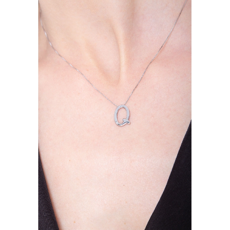 Collier or blanc 18k lettre Q diamant