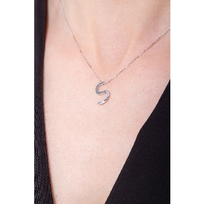 Collier personnalisé lettre S or blanc et diamants