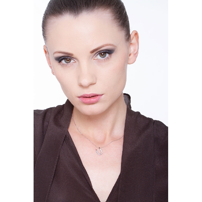 Collier personnalisé lettre U or blanc et diamants