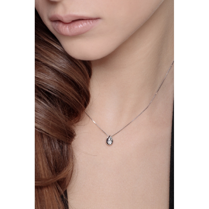 Collier goutte en or blanc 18k et diamant 