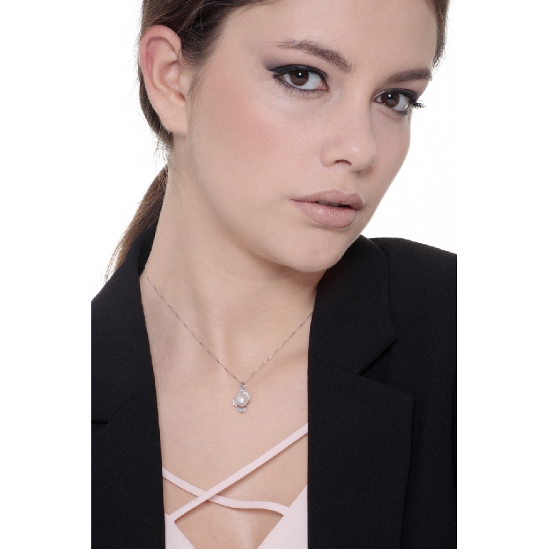Collier en Or Blanc 18k avec Diamants et Perle Naturelle