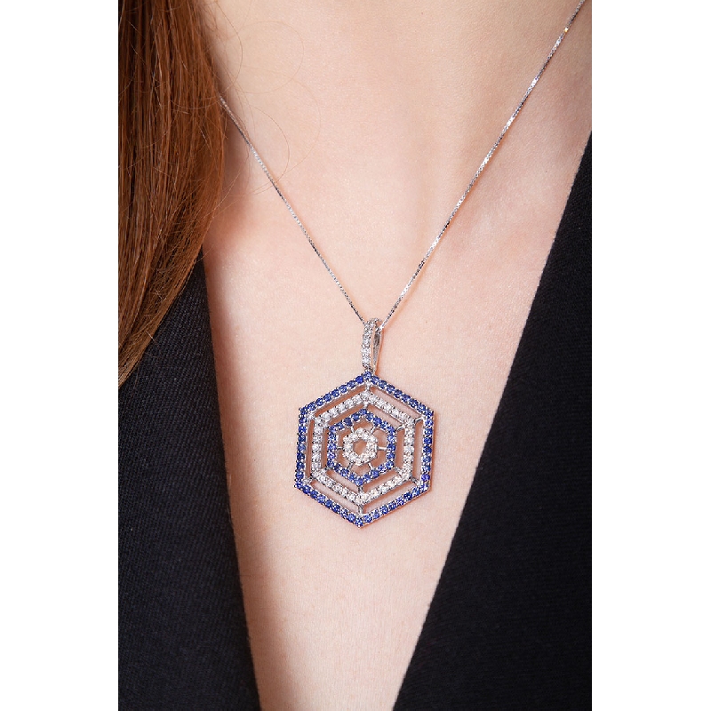 Collier en or blanc 18 carats avec saphirs bleus et diamants