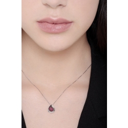 Chaîne en or blanc 18k avec pendentif goutte en rubis 2