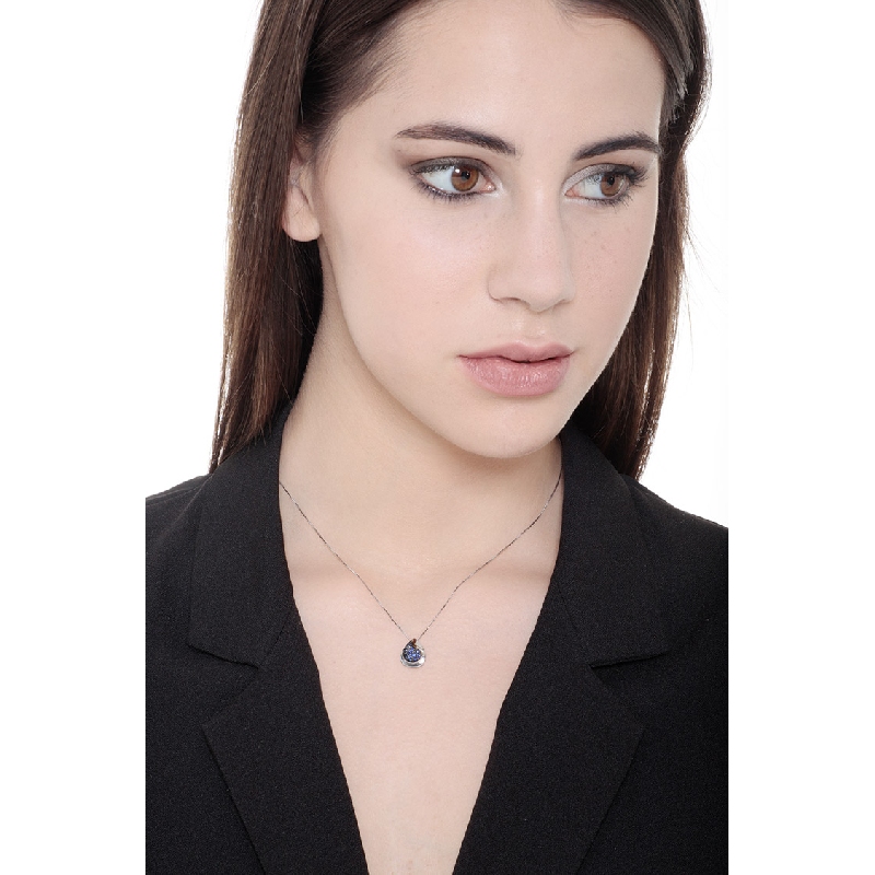 Chaîne en or blanc 18k avec pendentif goutte en saphirs bleus