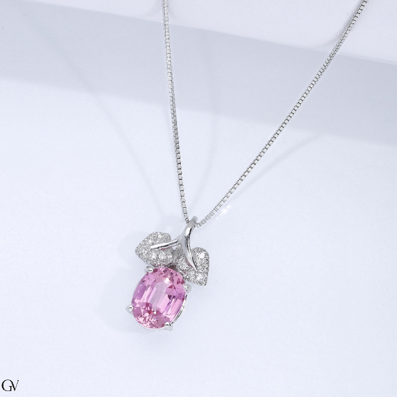 Collier femme en or blanc 18k avec pendentif saphir rose et diamants