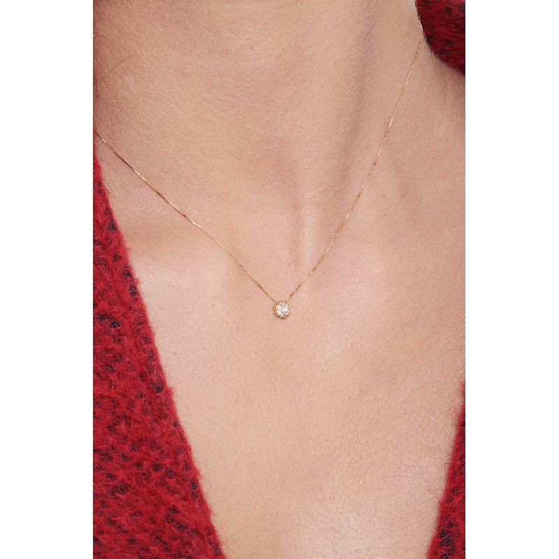 Collier en or jaune 18k avec pendentif fleur et diamant