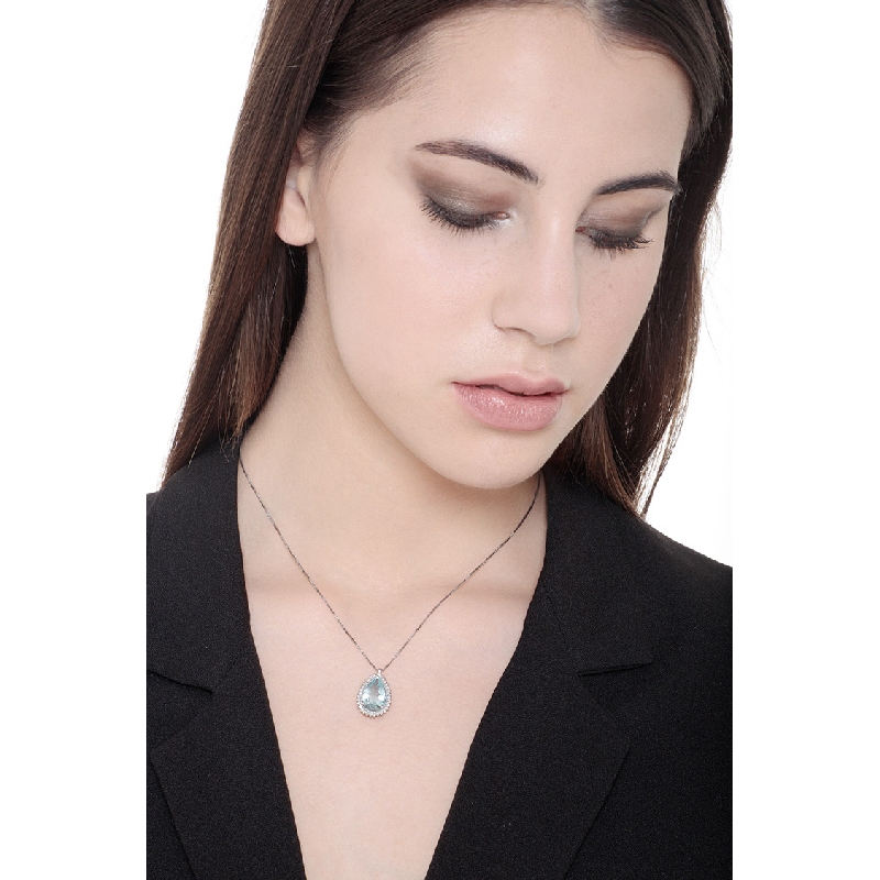 Collier en or blanc 18k avec aiguemarine et diamants