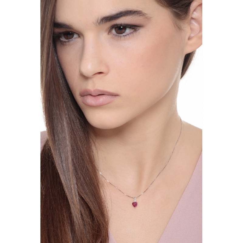 Collier en or blanc 18k avec rubis et diamant