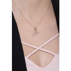 Collier en or rose avec trois fleurs de diamants 2